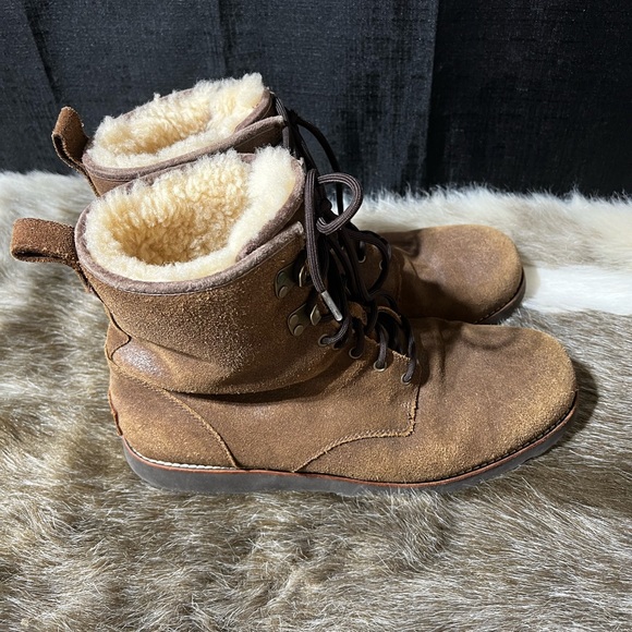 Men UGG Australia "Hannen" boots 1003623 - Picture 2 of 7